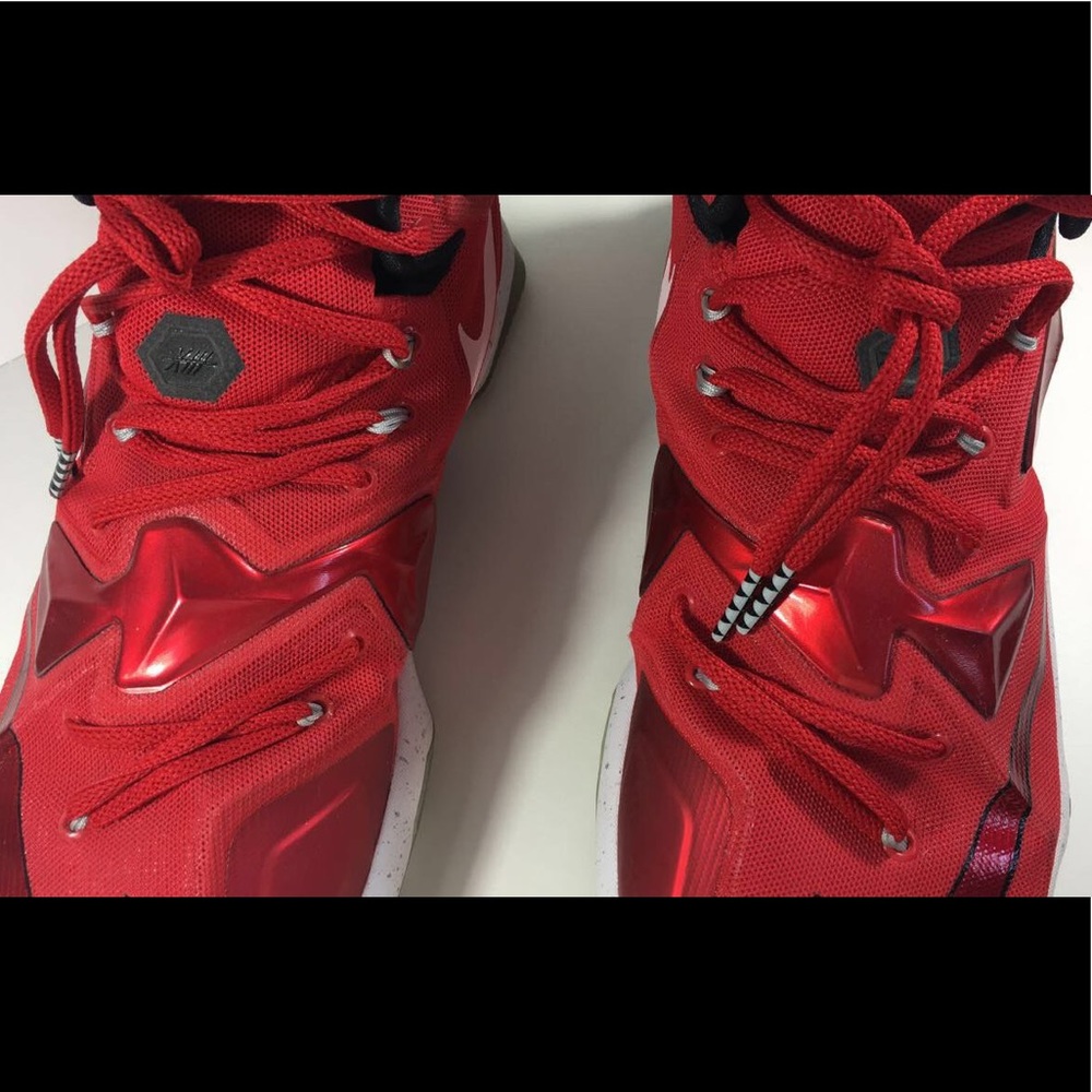 Lebron 13 University Red Men’s size 10.5 - Picture 2 of 7